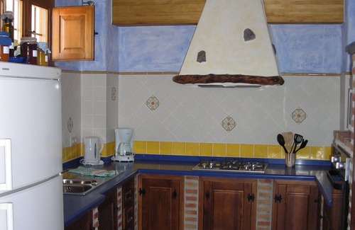 Orgiva House | Quiet village house, central and comfortable with garden and heated pool, garage