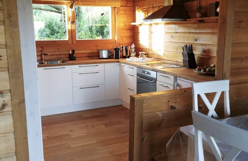 Starzach House | Quiet wooden house on the edge of a field
