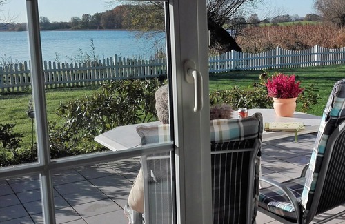 Klocksdorf House | Quietly situated house directly on the lake (Schaalsee, Lübeck), three rooms, two bathrooms, 80 m²