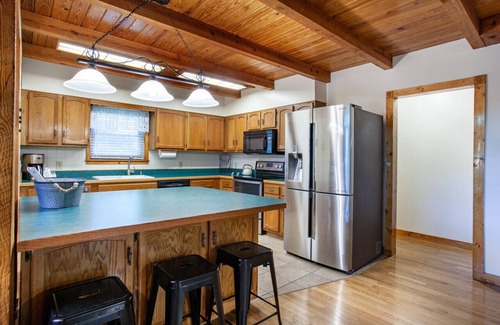 Walland Cabin | Quietside Cabin: Sunroom, Fire Pit, Theater Den, & Stunning Views