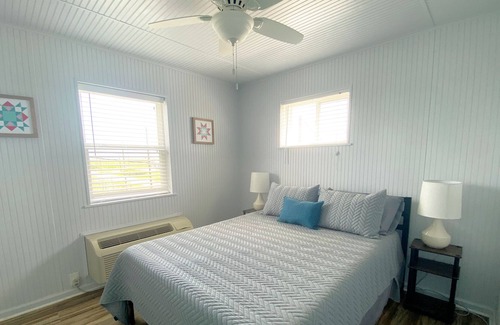 Cedar Lane Cabin | Quilted Canal Cabin - Fish, Play & Relax on the Canal