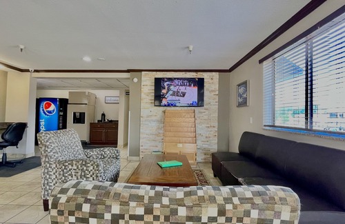 Quincy Hotel | Quincy Inn and Suites