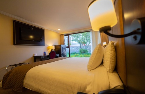 Chimborazo Province Hotel | Quindeloma Art Hotel And Gallery
