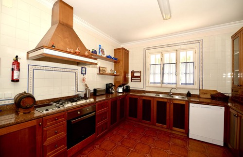Carvalhal Benfeito Villa | Quinta da Barreira - Villa set Within a Vineyard