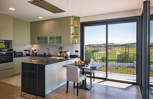 Carvalhal Benfeito House | Quinta da Estima House & Farm