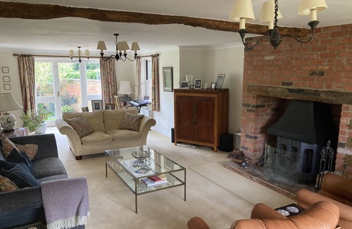 Blakesley House | Quintessential English village House 4 miles from Silverstone circuit, sleeps 8.