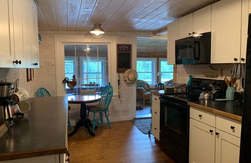 Acworth Cottage | Quintessential New England Lake Front Cottage