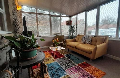 Cannards Grave House | Quirky mid century themed holiday home