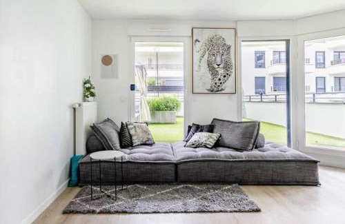 Petit-Colombes Bed & Breakfast | Résidence Abraham-Guest Room 1 LaDéfense U-Arena #Terasse #Fibre #View