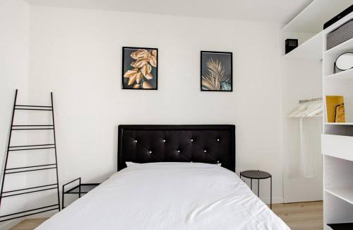 Petit-Colombes Bed & Breakfast | Résidence Abraham-Guest Room 1 LaDéfense U-Arena #Terasse #Fibre #View