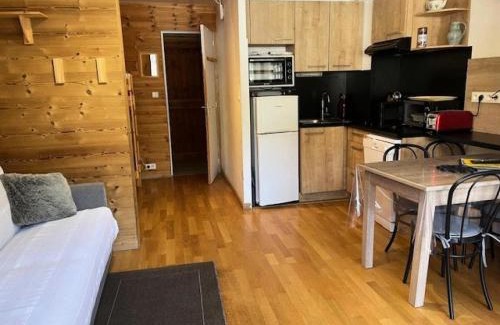 Les Claux Apartment | Résidence Gaubert - Studio cabine à Vars pour 4 personnes idéalement situé MAE-9831