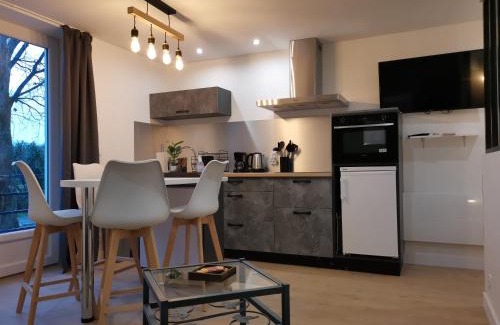 St-Meme-le-Tenu Apartment | Résidence L'Hermitière, CADRE VERDOYANT-FONCTIONNEL-GRAND CONFORT-PARKING WIFI GRATUIT