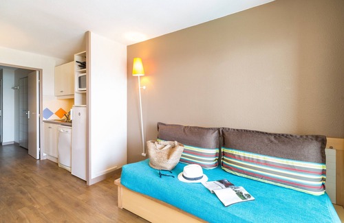 Cannes La Bocca Apartment | Résidence La Palme d'Azur Cannes Verrerie - 1 bedroom apartment for 4/5 people - sea view
