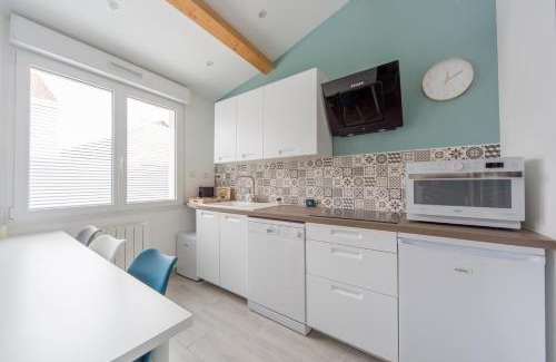 Malesherbes Villa | Résidence privée avec parking sécurisé - 9 personnes, 6 lits, 2 logements
