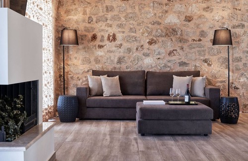 Magnesia Region Villa | R 1017 Jac’s 4 Bedroom Sea View Villa with Private Swimming Pool Garden View, House Wine and Fruit B
