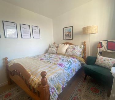 Londonderry Cabin | R and B Cosy Cabin