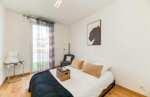 Secteur 6 Apartment | R'Apparts T3 Pop Culture