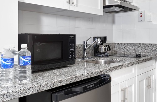 New Kingston Hotel | R Hotel Kingston