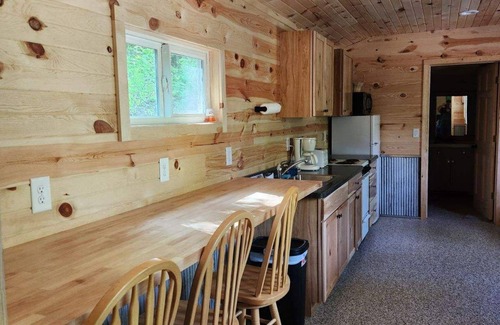 Alma Cabin | R & K Cozy Cabin