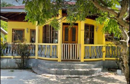 Negril House | R&V VILLA