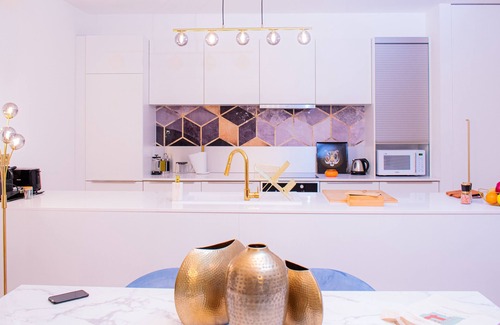 Saint-Josse-ten-Noode Apartment | R213 – Glamorous Urban Glam