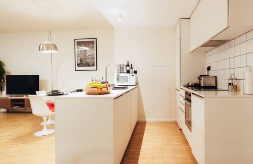 Saint-Josse-ten-Noode Apartment | R213 - Urban Skyline Escape w/Lovely Terrace