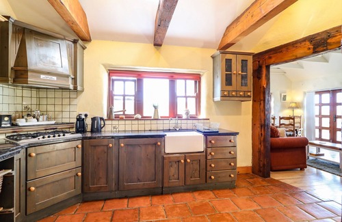 Annagry Cottage | RADHARC NA NOILEÁN, pet friendly in Kincasslagh, County Donegal