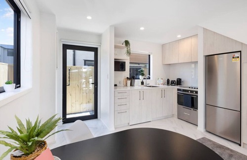 Lower Hutt House | Radiant Spot on Biddle Crescent