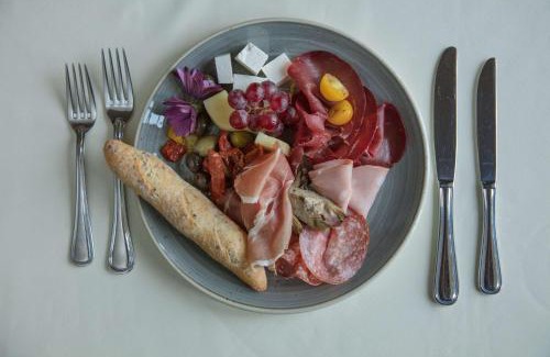 Booterstown Hotel | Radisson Blu St. Helen's Hotel