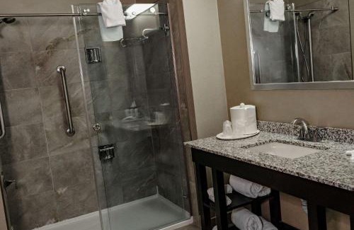 Leduc Hotel | Radisson Hotel Edmonton Airport