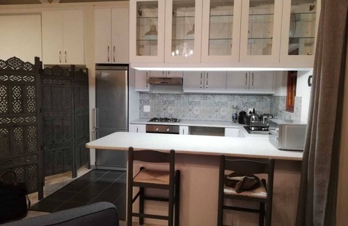 Plumstead Cottage | Rafters Cottage (No Loadshedding) fully equipped garden cottage with parking