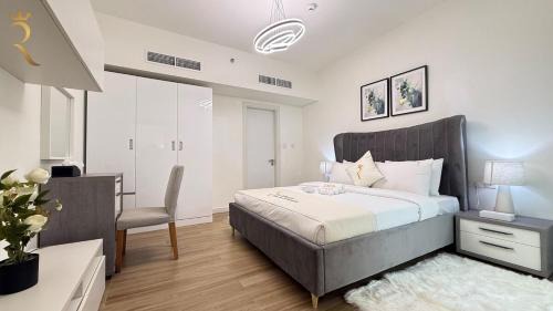 Al Raha Beach Apartment | Raha Loft Trend 1BR - Stylish Stay with Pool & Gym Near Al Raha Mall & Beach