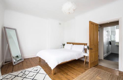 Port Sunlight House | Railway Cottage, Port Sunlight - Stanley-Stays