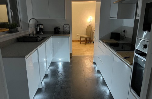 Blyth Cottage | Railway Cottage Retreat:15min walk to Beach:Beautiful Coastline: Parking: Wifi