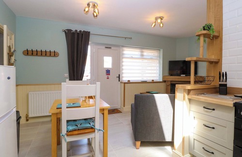 Dereham Cottage | RAINBOW'S END, romantic, character holiday cottage in Swanton Morley