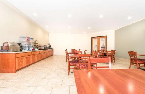 College Station Hotel | Ramada by Wyndham College Station