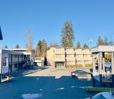 Quesnel Hotel | Ramada by Wyndham
