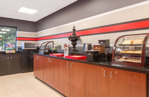 Catlettsburg Hotel | Ramada by Wyndham Catlettsburg/Ashland