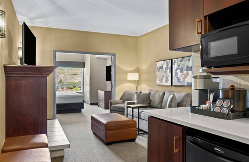 Drumheller Hotel | Ramada by Wyndham Drumheller Hotel & Suites