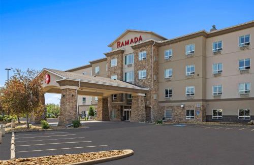 Drumheller Hotel | Ramada by Wyndham Drumheller Hotel & Suites