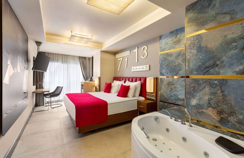 Asmali Mescit Hotel | Ramada by Wyndham Istanbul Pera