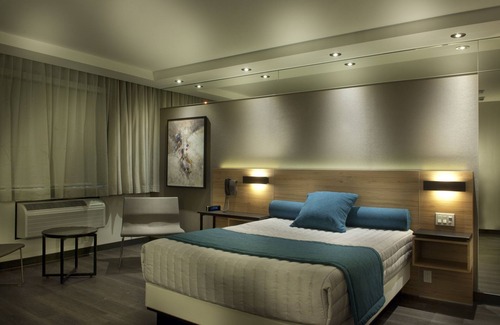 Laval Hotel | Ramada by Wyndham Laval