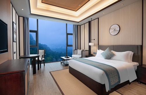 Xian'an District Hotel | Ramada by Wyndham Xianning Xishan Mountain