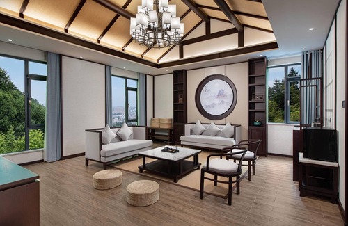 Xian'an District Hotel | Ramada by Wyndham Xianning Xishan Mountain