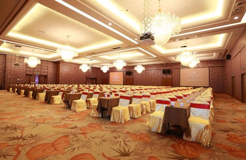 Xinluo District Hotel | Ramada Longyan