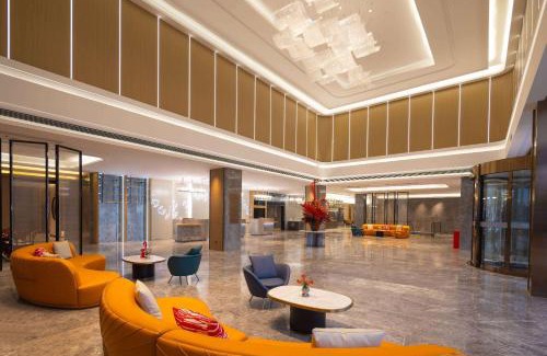 Echeng District Hotel | Ramada Plaza by Wyndham Ezhou Binjiang