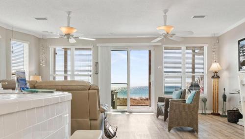 Navarre Beach Apartment | Rammer Jammer