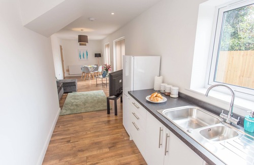 Cowley Apartment | Rana Ct 2 (Tolkien Suite) | 1 Bed Ground Floor Apt.