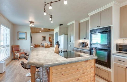 Calera House | Ranch Getaway with Pool and Horse Stall Access!