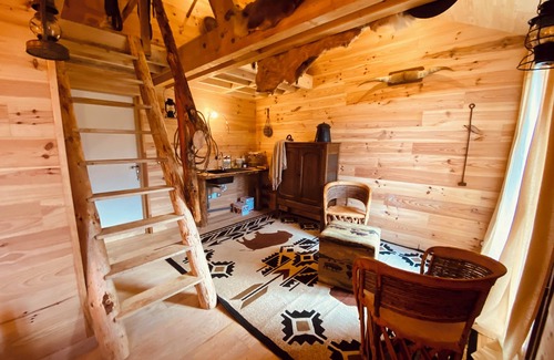 Le Sourn Apartment | Ranch getaway with views of the valley, cattle and horses . 🐎🤠